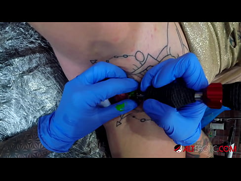 ❤️ Sully Savage oo aad u tattooed ayaa Kintirkeeda ku sawirtay tattoo ️❌  Galmada dabada ❌❤